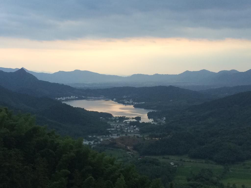 ชิง เหอ เยว่ โฮสเทล Yi (Anhui) ภายนอก รูปภาพ